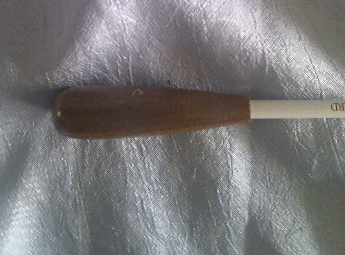 Dirigierstock Serie P, L�nge 12, Walnut, weiss - hacer clic aqu�